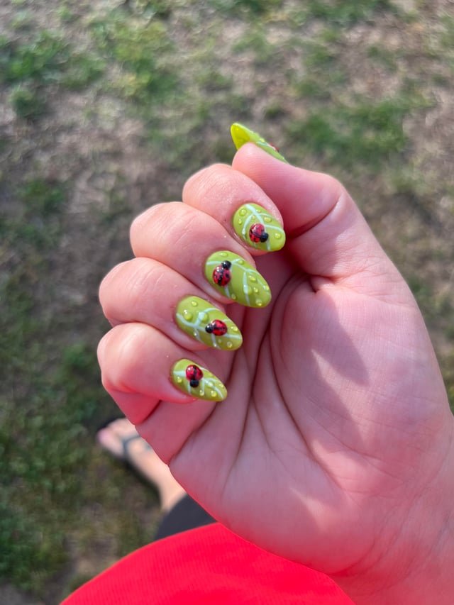 24 Pretty Spring Nail Ideas for Your Perfect Manicure