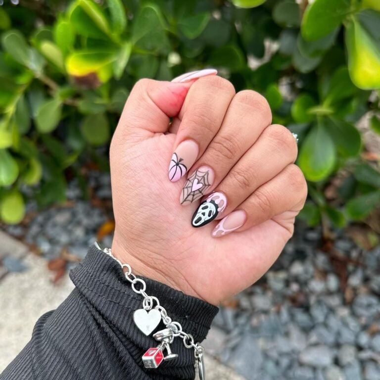22 Almond Halloween Nails That Are Elegant and Eerie